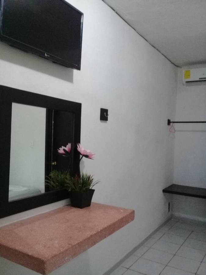 Hotel 41 Valladolid Valladolid  Ngoại thất bức ảnh